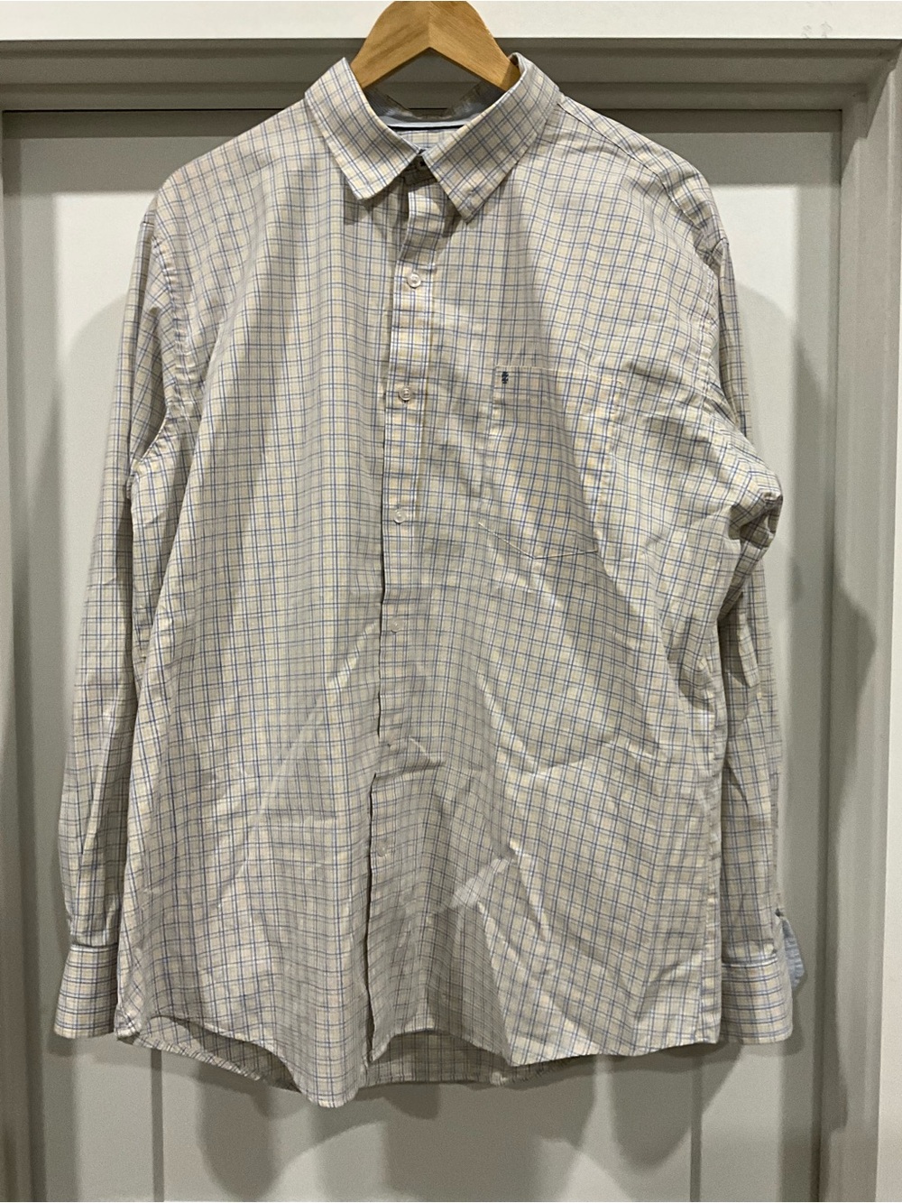 IZOD - Cream with Blue Checks